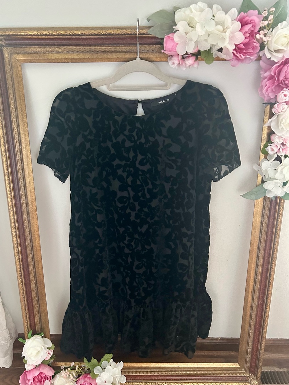 Ark & Co Black Short-Sleeve Velvet Burnout Dress